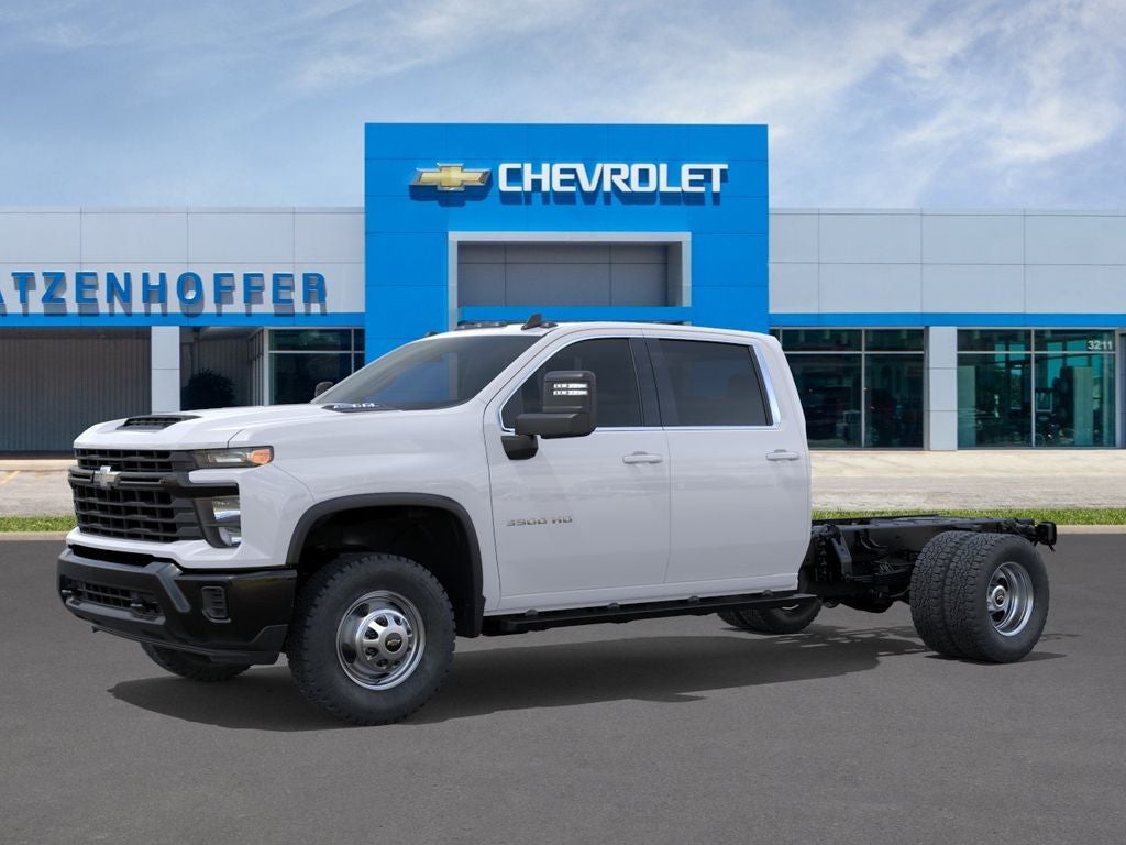 2026 Chevrolet Silverado 3500 HD Chassis Cab — side profile view