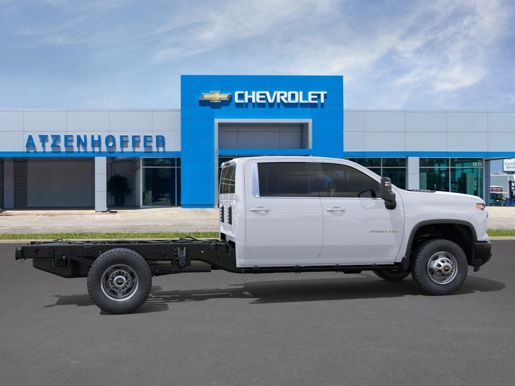 2026 Chevrolet Silverado 3500 HD Chassis Cab — detail view